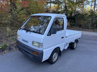スズキ キャリイ:左前方から見た外観